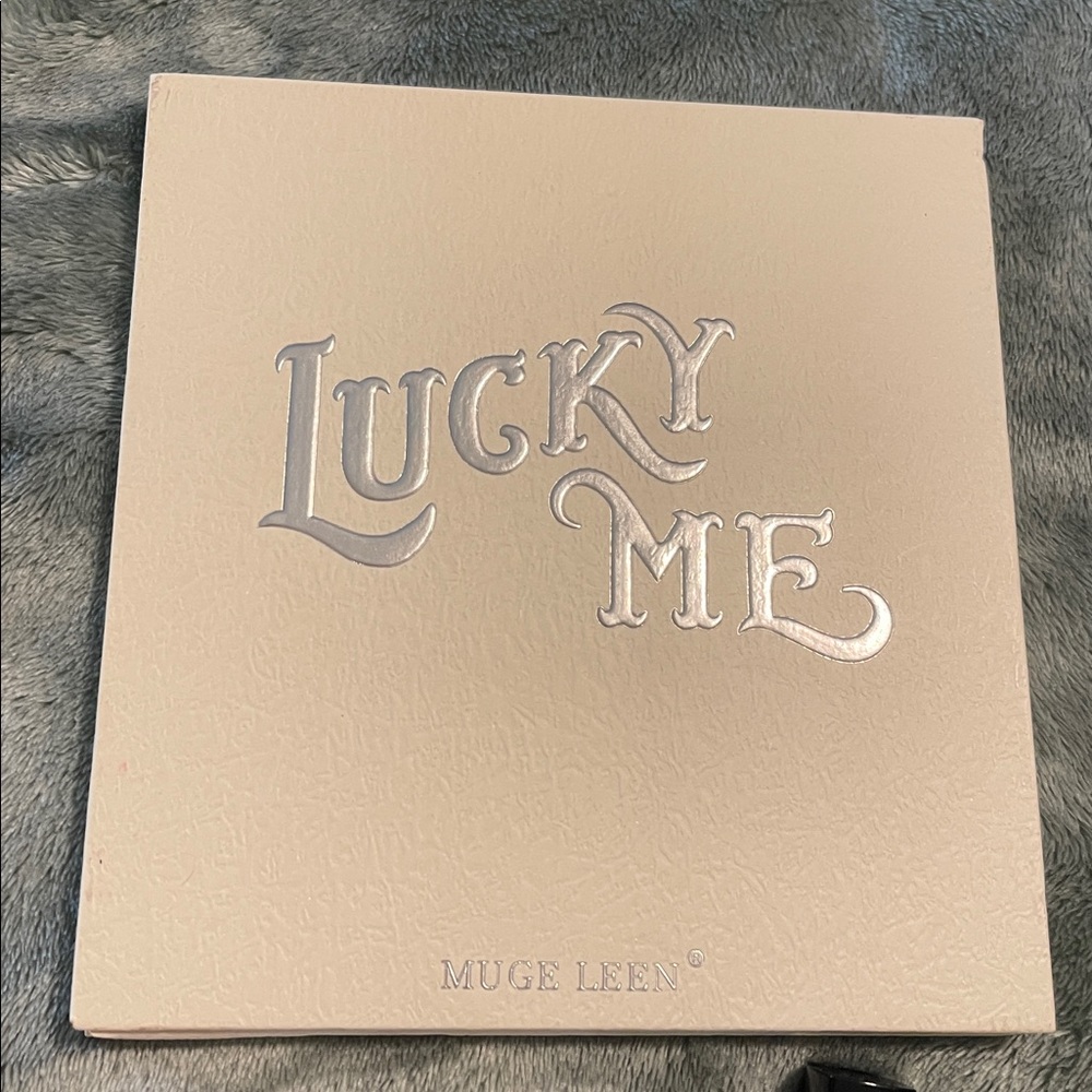 Makeup Bundle - Picture 6 of 6